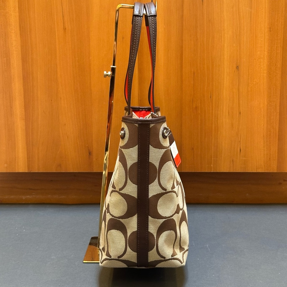 Coach Brown and Red Signature Fall Tote Bag NWOT + leather and metal tags - Picture 3 of 12